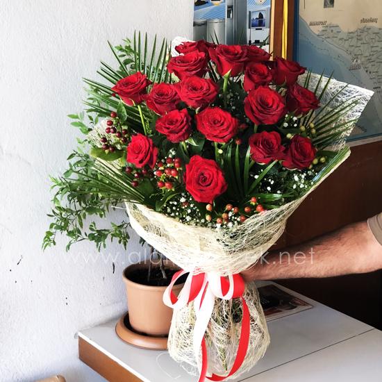 17 Red Roses Bouquet Resim 2