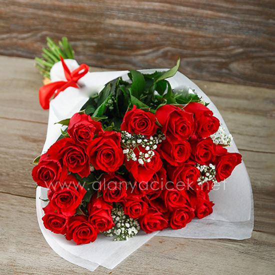 Букет из 23 красных роз Resim 1