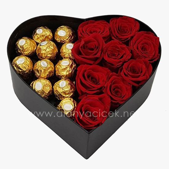 9 Roses and Imported Chocolates Resim 1