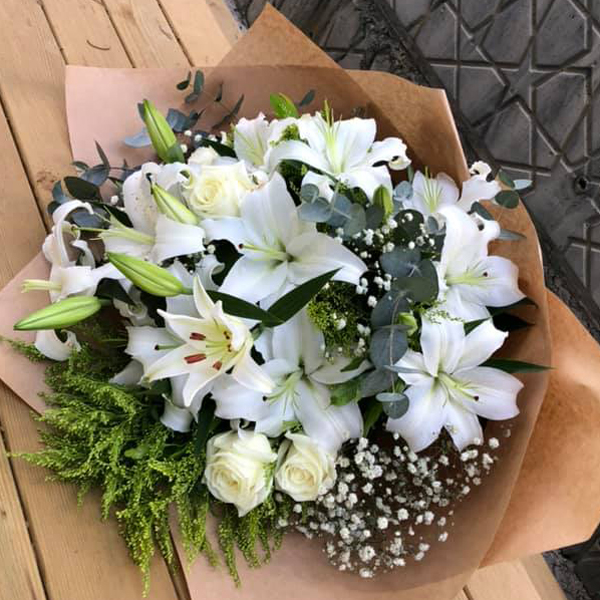 Bouquet of White Flowers Resim 2