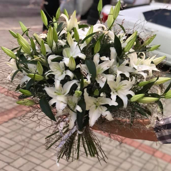 Large Size Lilies Bouquet Resim 1