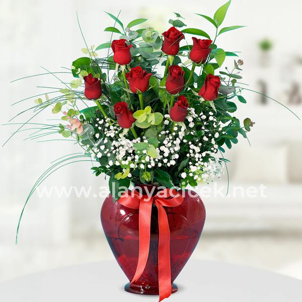 9 Red Roses in Heart Vase Resim 1