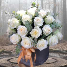  Alanya Flower Delivery 25 White Roses in Box 2