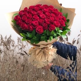  Alanya Blumenbestellung Strauß aus 57 roten Rosen