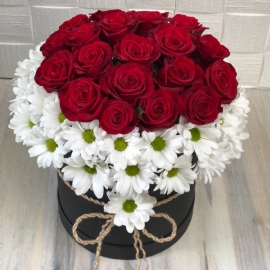  Флорист в Алании 15 роз и хризантем в коробке