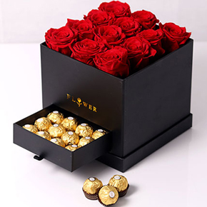  Заказ цветов в Алании 12 роз и шоколадные конфеты Ferrero