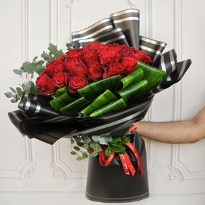  Alanya Blumenbestellung 17 Strauß mit roten Rosen