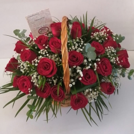  Alanya Flower Delivery 33 Roses in Basket