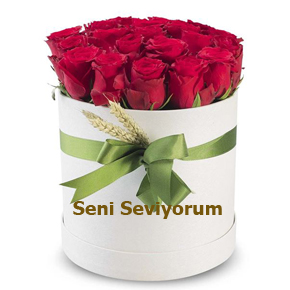  Доставка цветов в Алании 15 роз в белой коробке
