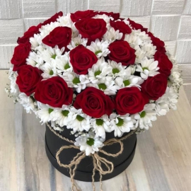  Заказ цветов в Алании 19 роз и хризантем